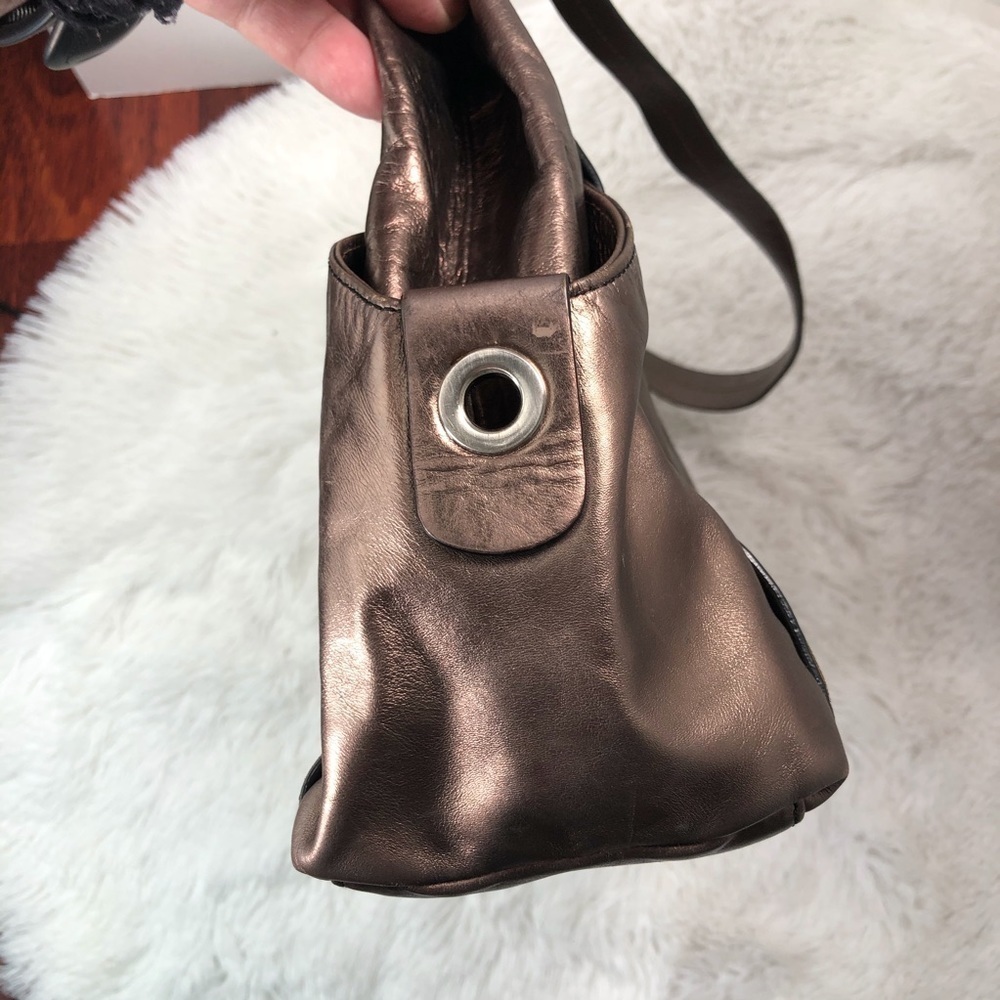 KENNETH COLE Metallic Shoulder Bag. EUC. - Picture 5 of 7